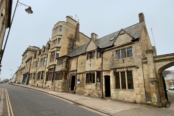 Stamford Town Guided Tours - Weather, comfort, and practical planning