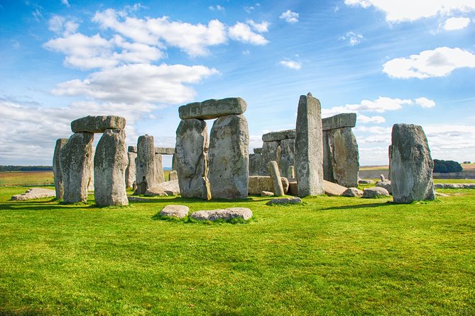 Stonehenge and Bath Day Guided Tour from London - Bath: Georgian elegance and Roman ruins