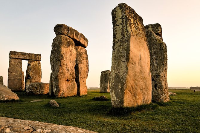 Stonehenge and Bath Day Trip from London with Optional Roman Baths Visit - The guides can make or break the day