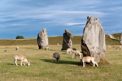 Stonehenge, Avebury & the Cotswolds from Bath (Small group)