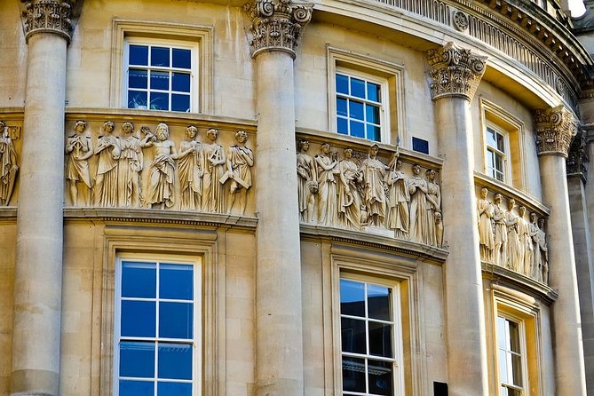 Stonehenge & Bath Day Tour from London including Admission - What the transport and group size mean