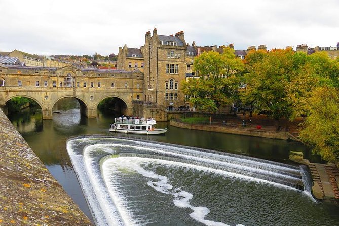 Stonehenge & Bath Day Tour from London including Admission - Guides who shape the day