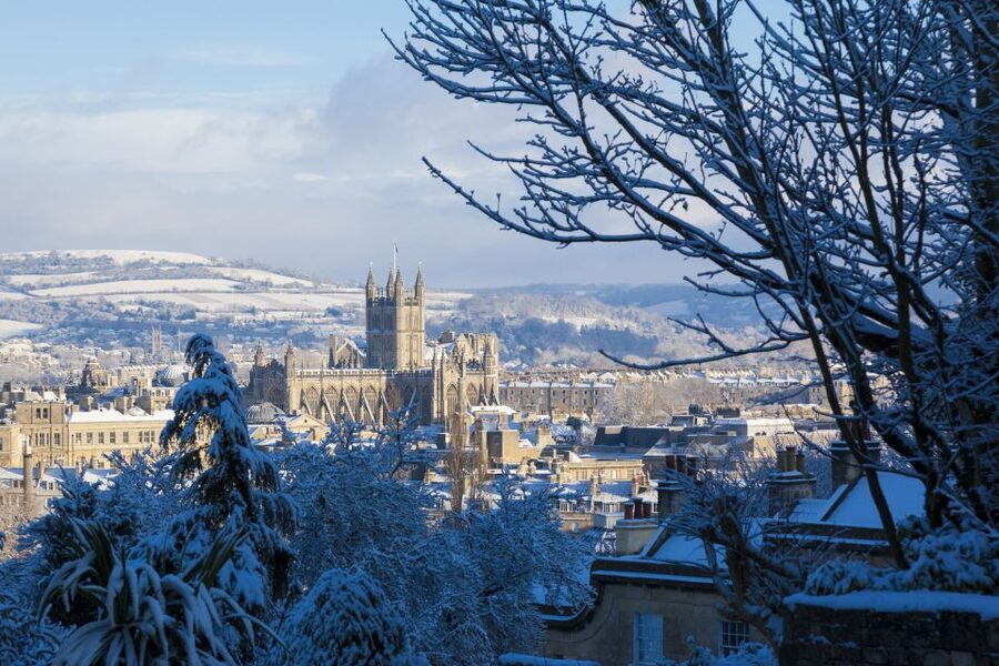 Stonehenge & Bath: Full-Day Coach Tour from London - Leaving London by luxury coach