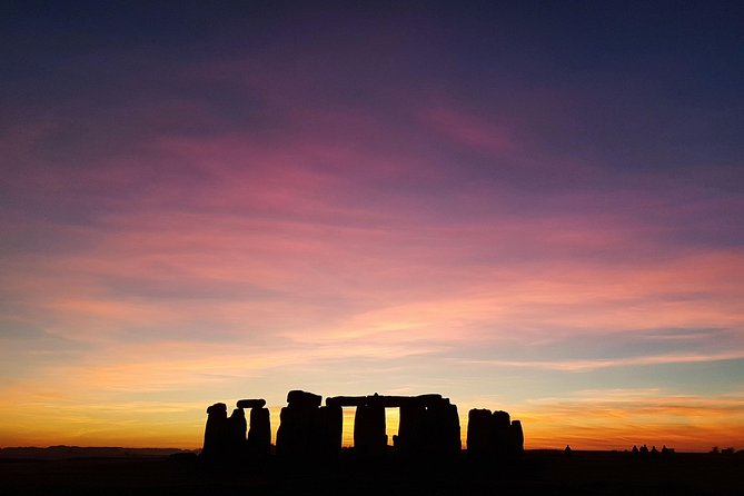 Stonehenge Half-Day Tour from London with Admission - The guides you may or may not get