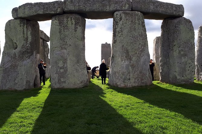Stonehenge Inner Circle Private Tour from London with Bath Visit - Bath in a short window