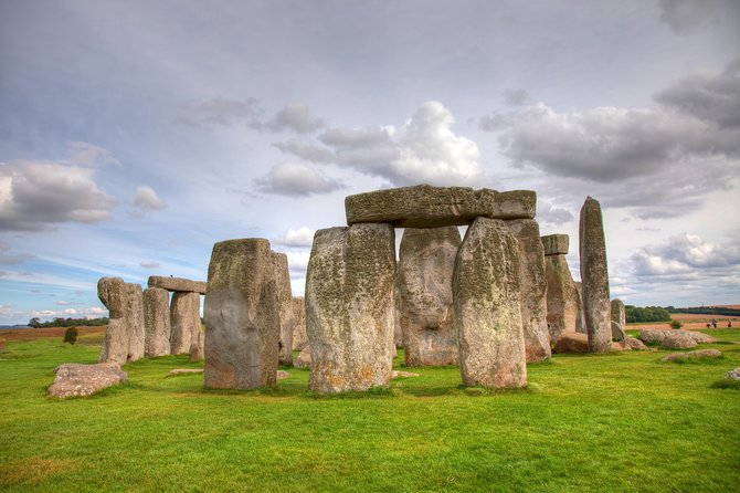 Stonehenge Morning Half-Day Tour from London Including Admission - What the guides add to the morning