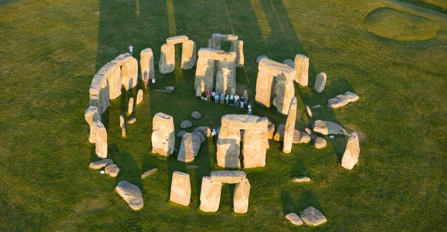 Stonehenge Special Access - Evening Tour from London - Guides who shape the day