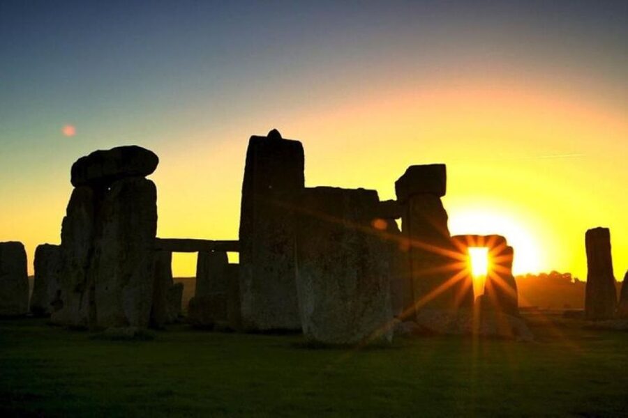 Stonehenge Special Access - Evening Tour from London - Who should book this tour?