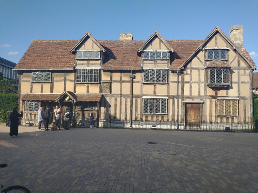 Stratford-Upon-Avon: The Famous Walk Talk Show - Shakespeare’s Birthplace and the Tudor setting