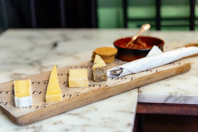 The 10 Tastings of Edinburgh With Locals: Private Food Tour - Price, timing, and who gets the best value
