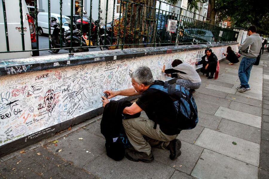 The Beatles London Walking Tour - Soho Square and the birth of Beatlemania