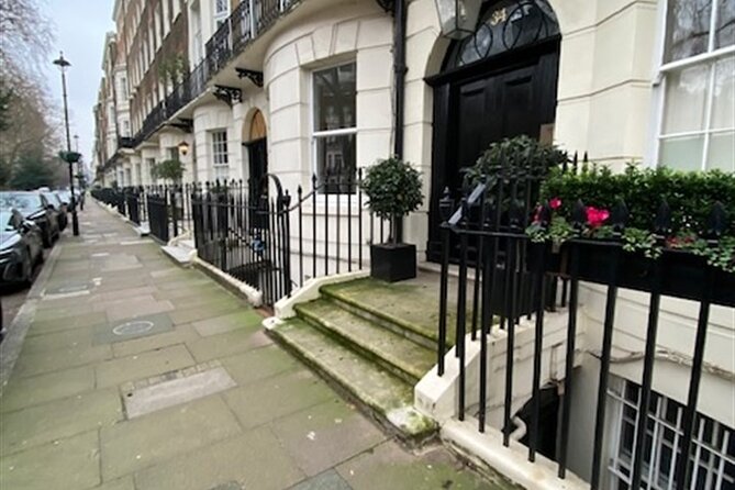 The Beatles London walking tour. From Abbey Road to the Roof Top - John Lennon’s former London home