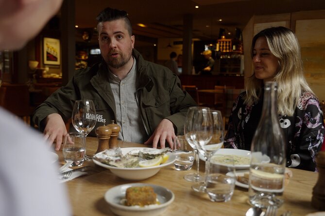 The Best Food Tour in Edinburgh - The restaurant setting: authentic, but not always quiet