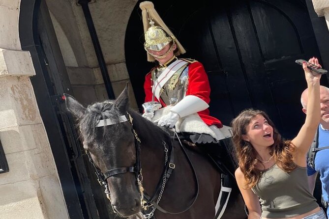 The Changing of the Guard Tour and Buckingham Palace - The guides make the biggest difference