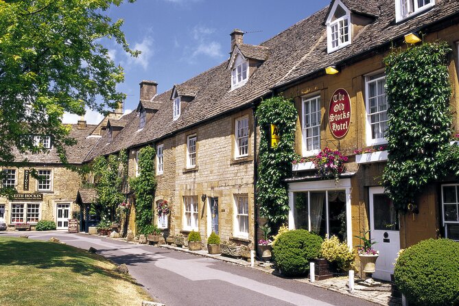 The Cotswolds Tour From Bath (Small group) - Malmesbury Abbey: a short historical pause
