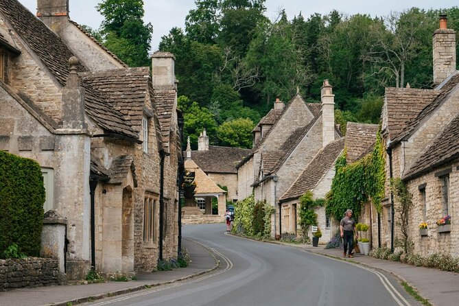 The 'Hidden Cotswolds' Shared Tour from Bath for 2-8 people - Castle Combe: a beautiful first stop
