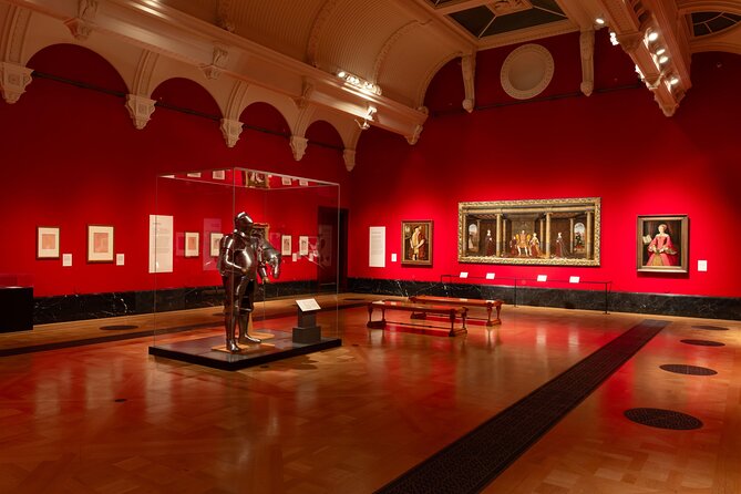 The Kings Gallery - Queen Elizabeth II: Her Life in Style - How long to allow, and what the one-hour visit feels like