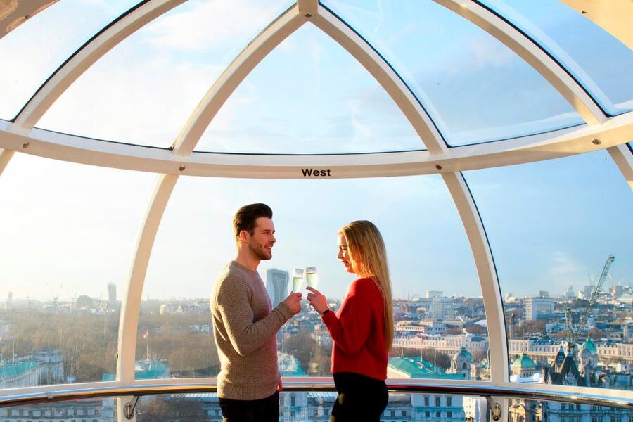 The London Eye Champagne Experience - A full turn above the Thames