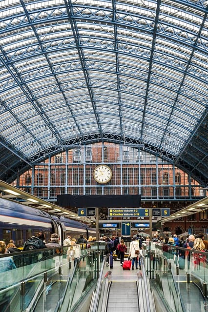 The most complete and exclusive Harry Potter tour in London - Scotland Yard becomes the Ministry of Magic