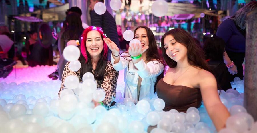 The Original Shoreditch Pub Crawl London - Stops four and five: dancing and the late-night finish