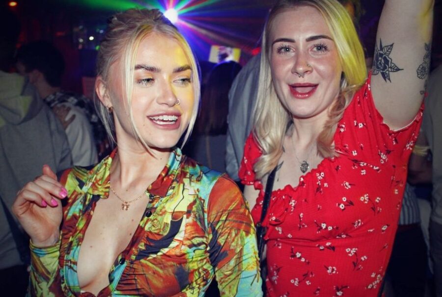 The Original Shoreditch Pub Crawl London - What the hosts add to the night