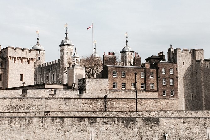 The Tower of London - Small Group Tour with a Local Expert - Why a guide helps at the Tower of London