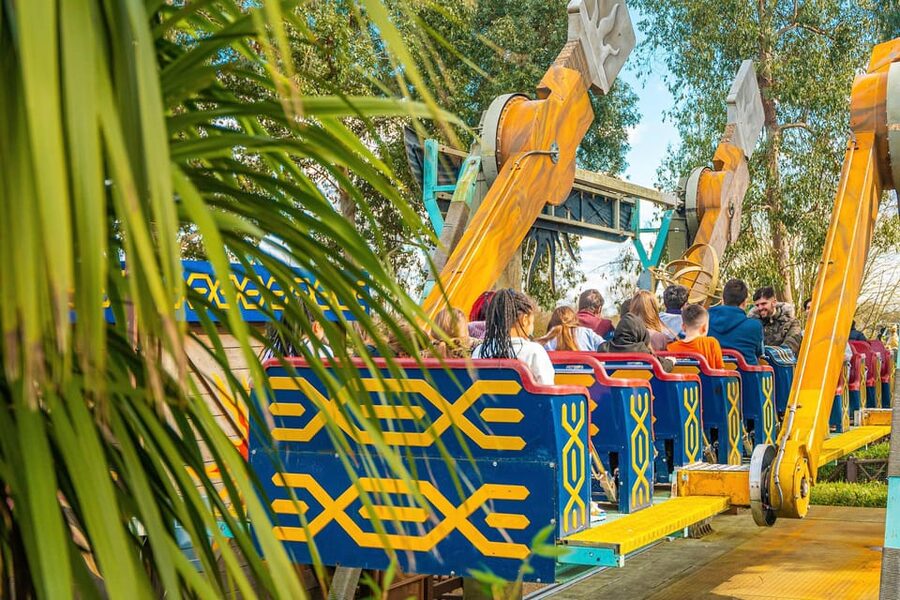 THORPE PARK Resort: Entrance Ticket - Food, rest, and the open-air setup
