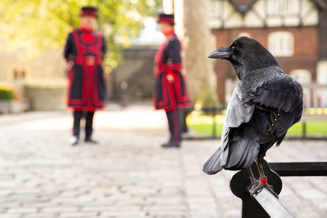 Tower of London: Crown Jewels & Beefeater Opening Ceremony - Timing, walking, and the real pace