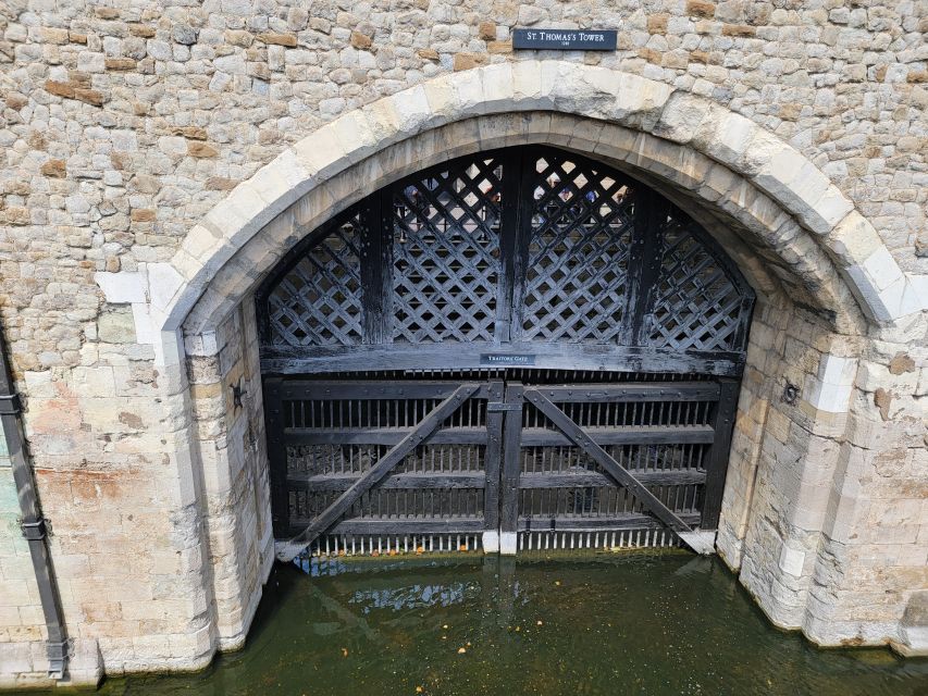 Tower of London: Early Access with Crown Jewels & Beefeaters - Tower Hill and the walk toward Tower Bridge