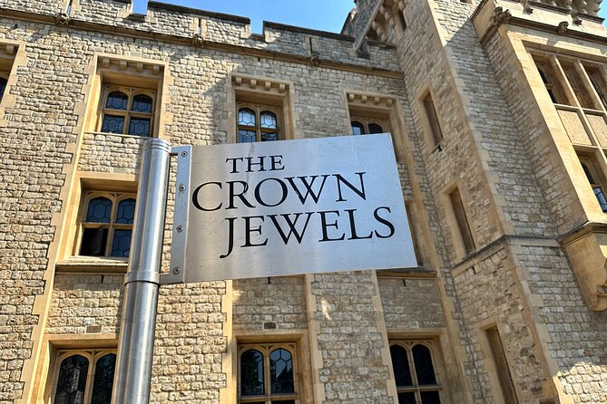 Tower of London for kids & families Private Guided Tour with pre-booked Tickets - Is $385.79 per person good value?