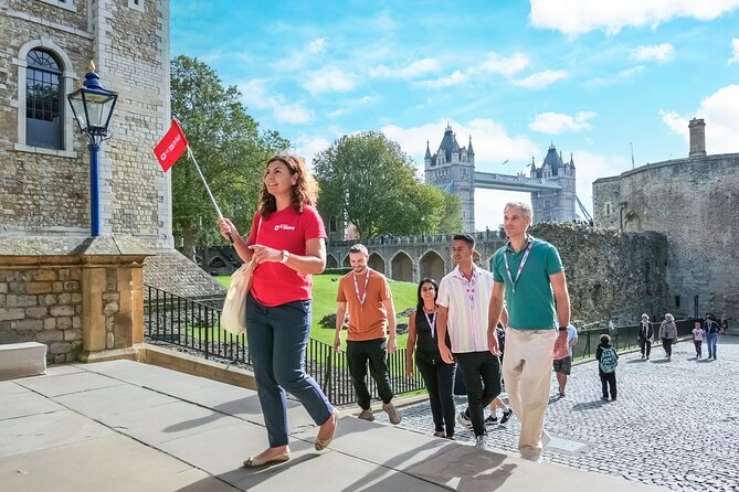 Tower of London: Guided Tour with Thames River Cruise - Why a Guide Helps at the Tower of London