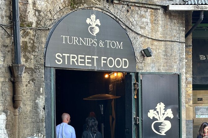 Traditional English Walking Food Tour With London Food Tours - Shakespeare’s pub and the walk beyond the stalls