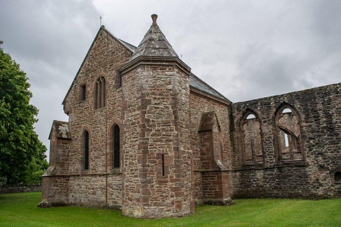 Urquhart Castle, Culloden, Clava Cairns, Loch Ness - Loch Ness and the village of Drumnadrochit