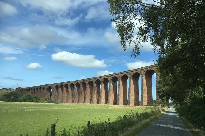 Urquhart Castle, Culloden, Clava Cairns, Loch Ness - Inverness for the castle view and a short city walk