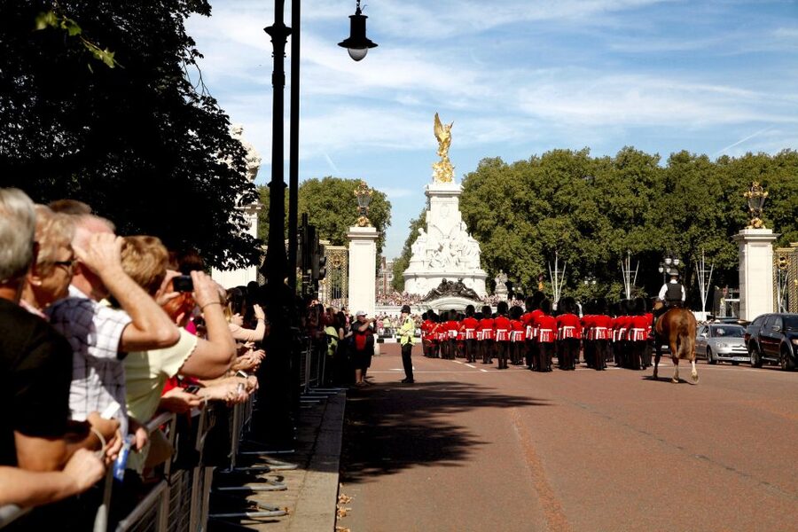 Vintage Double Decker Bus Tour & Thames River Cruise - Starting at Victoria Coach Station