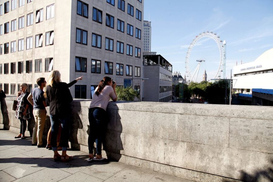 Vintage Double Decker Bus Tour & Thames River Cruise - The Tower of London and Traitors’ Gate