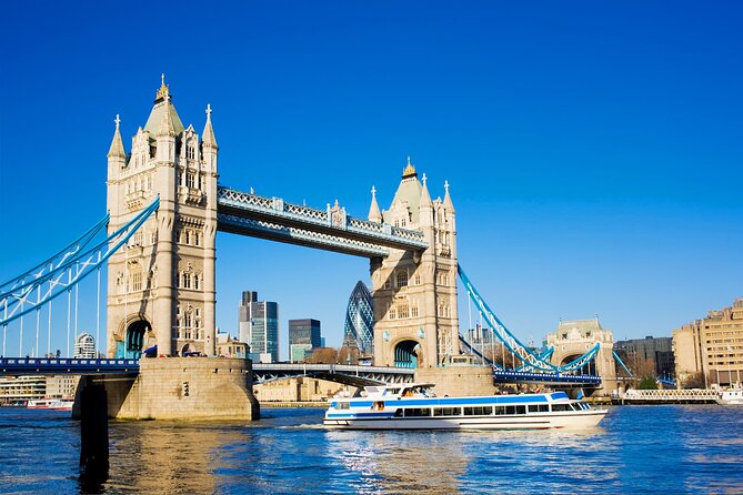 VIP Early Access: Opening Ceremony Tower of London & Bridge Entry - Crossing to Tower Bridge for the final views