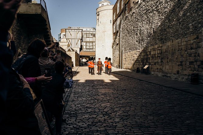 VIP Early Access Opening Ceremony Tower of London & River Cruise - Seeing the Crown Jewels before the crowds