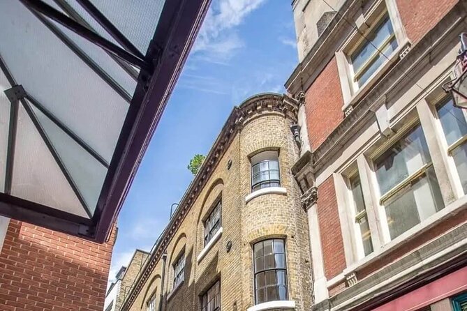Walking Tour and Tasting at Indian Restaurant in London - Old Spitalfields Market and the sense of place