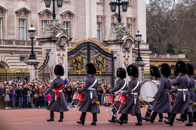 Walking Tour of London Westminster Abbey, Big Ben, Buckingham - What the guides add to the experience
