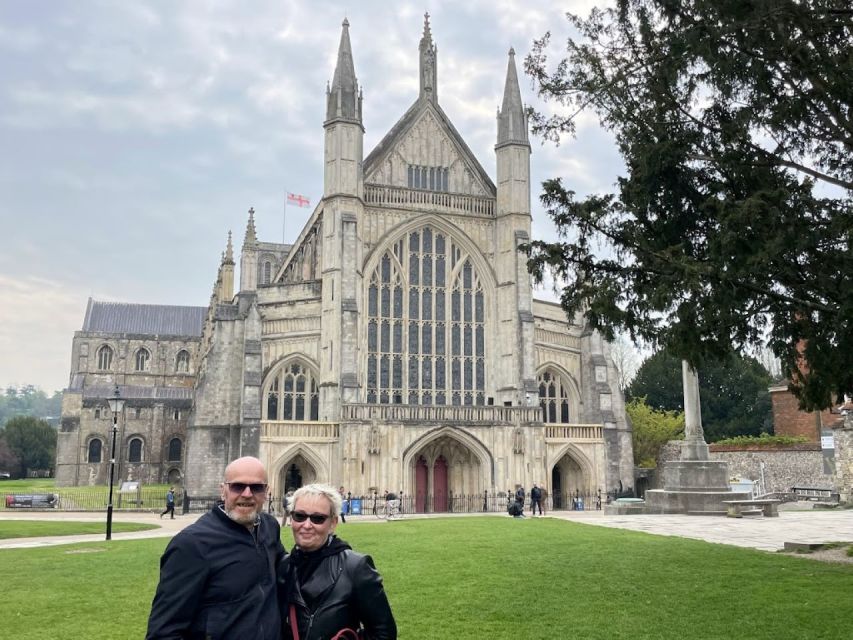 Winchester: Historic Castles and Cathedrals Walking Tour - The Great Hall and King Arthur’s Round Table