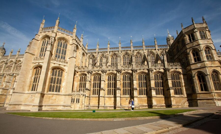 Windsor Castle and Buckingham Palace Full-Day Tour - Lunch and the change of pace after Windsor