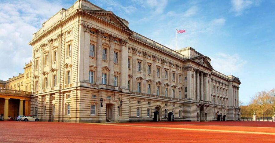 Windsor Castle and Buckingham Palace Full-Day Tour - Who will enjoy this royal two-stop itinerary?