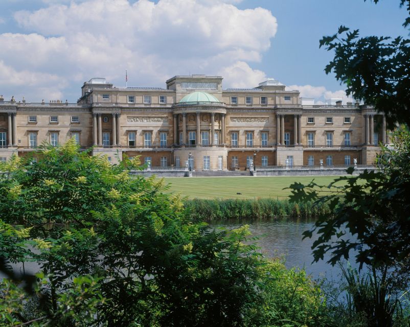 Windsor Castle and Buckingham Palace Full-Day Tour - Windsor Castle: nine centuries of royal power