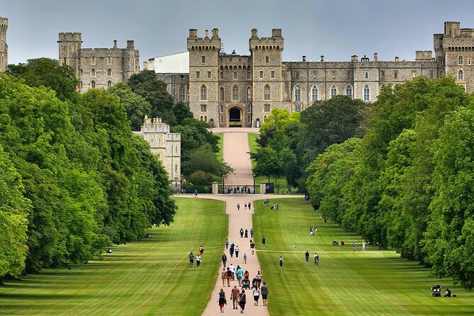 Windsor Castle Half Day Trip from London by Luxury Coach - The coach ride from London to Windsor