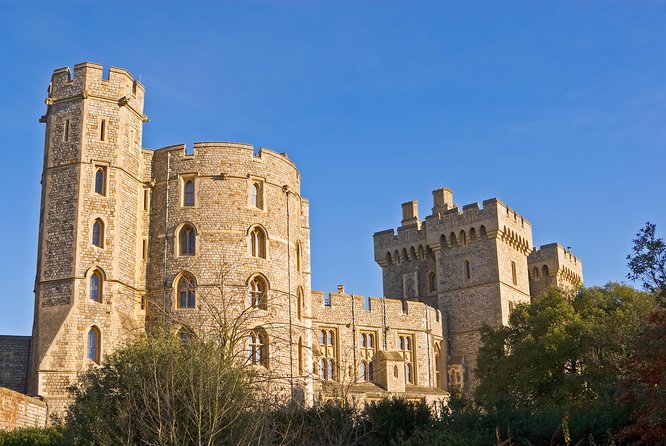 Windsor Castle Half Day Trip from London by Luxury Coach - Entering Windsor Castle with pre-arranged admission