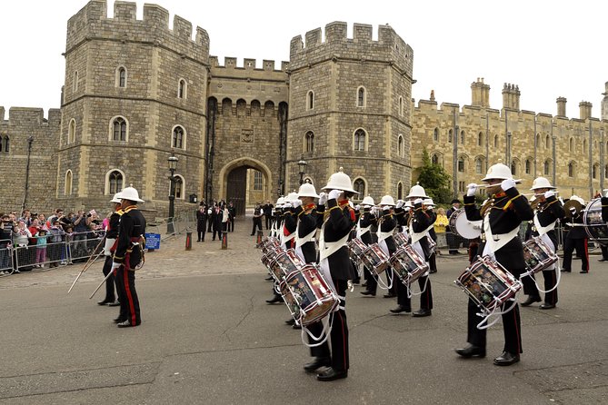 Windsor Castle, Stonehenge and Oxford Day Guided Tour from London - Time, walking, and comfort