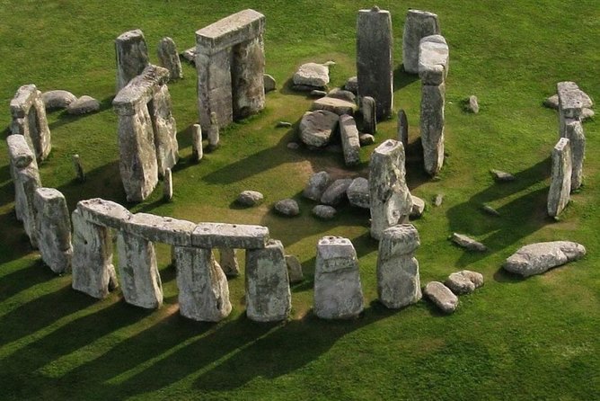 Windsor Castle, Stonehenge & Salisbury Cathedral Guided Tour - Guide quality can shape the whole day