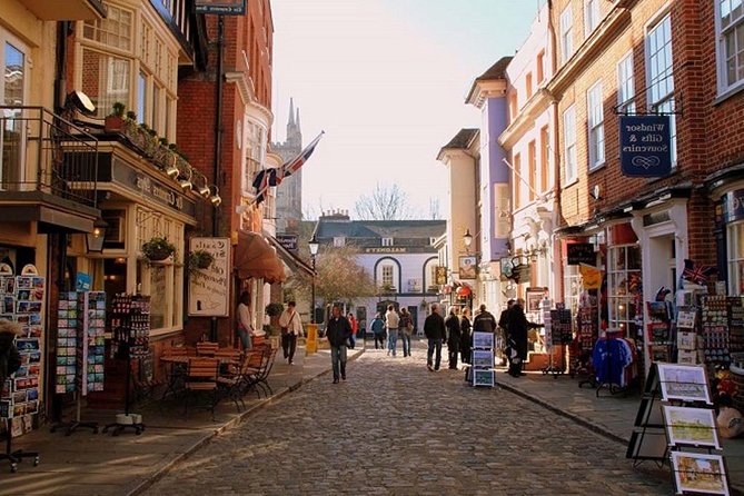 Windsor, Stonehenge and Bath Day Trip from London Spanish - Who should book this trip?