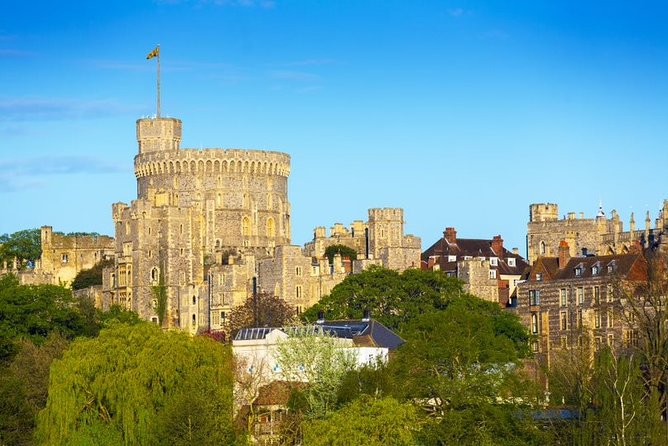 Windsor, Stonehenge and Bath Day Trip from London Spanish - Windsor Castle: royal rooms, chapel, and tight timing